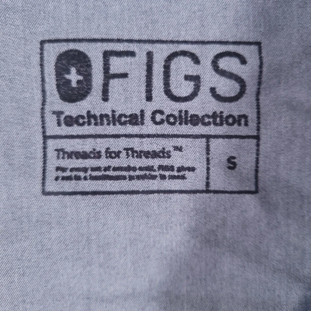 FIGS Casma Scrub Top Womens S‎ Grey Technical Collection V-Neck Short Sleeve